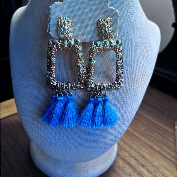 Lilly Pulitzer Hottie Dottie Earrings In Bermuda Blue - Picture 3 of 4